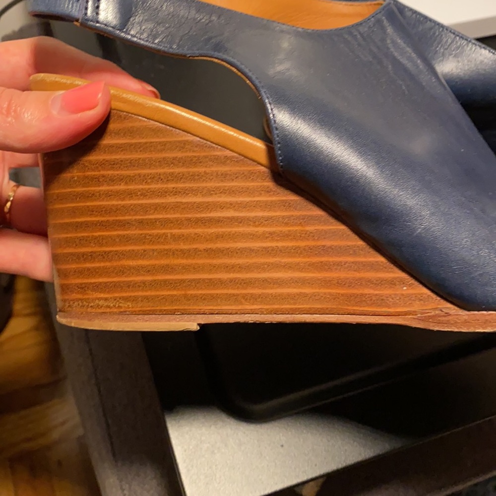 Navy wedge